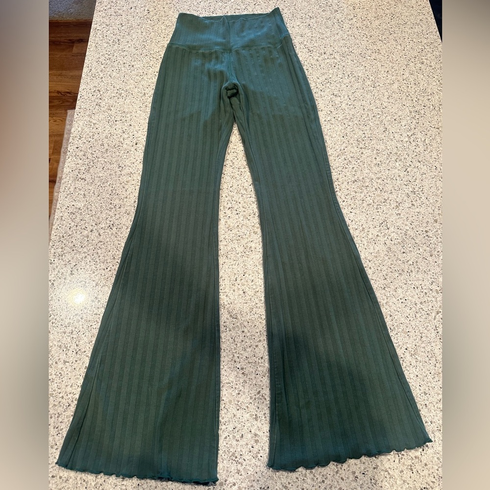 OFFLINE by Aerie Ribbed High Rise Flare Leggings Forest Green Size S